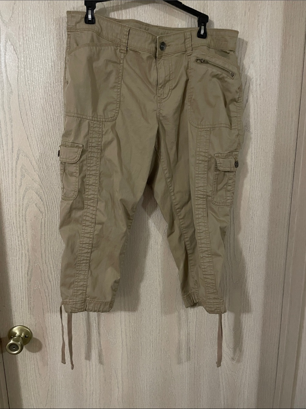 Faded Glory Women's Cargo Capris in Khaki